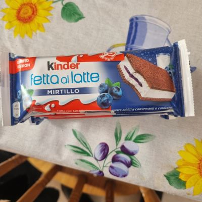 Fetta a latte mirtillo