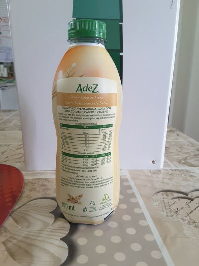Adez -bevanda vegetale all'avena, sostitutivo del latte