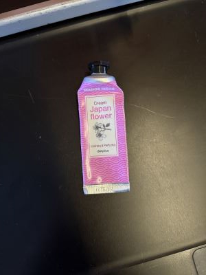 Japan flower hand cream