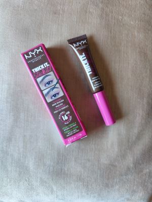 NYX Professional Makeup Thick It. Stick It! Brow Mascara