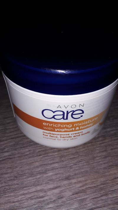 CARE - enriching moisture