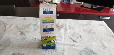 Latte fresco intero