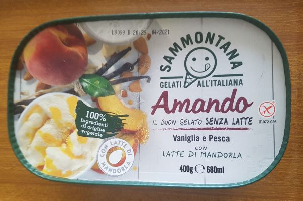 Gelato con latte di mandorla variegato