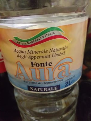 Acqua naturale