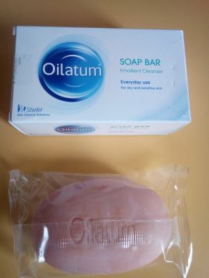 Sapone solido per mani Oilatum