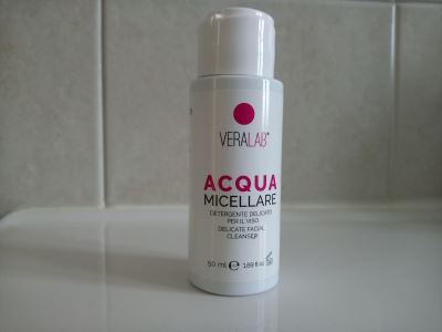Acqua micellare