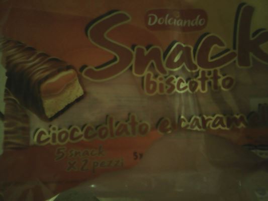 Snack biscotto cioccolato e caramellato