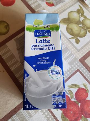 Latte parzialmente scremato UHT