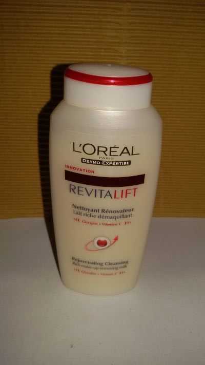 latte detergente Revitalift