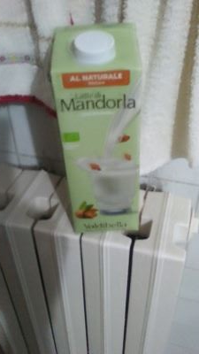 Latte di mandorla