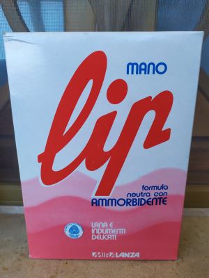 Lip formula neutra con ammorbidente