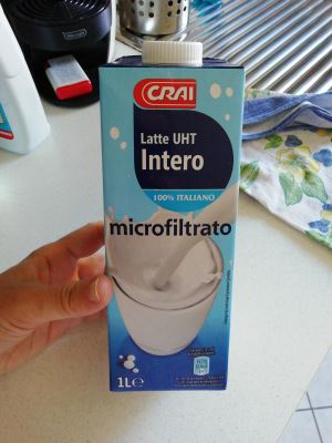Latte intero uht