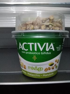 Activia mix&go avena ,pistacchi,mandorla