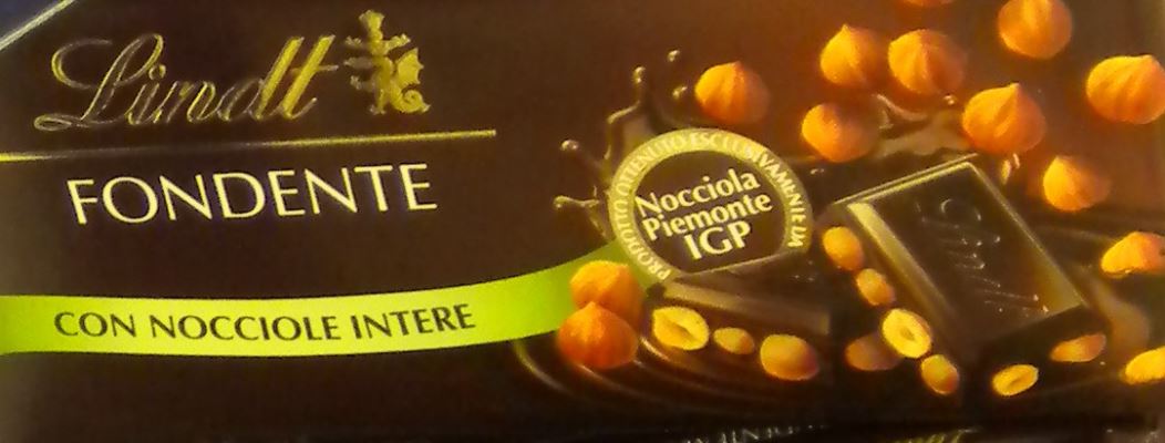 Fondente con nocciole intere