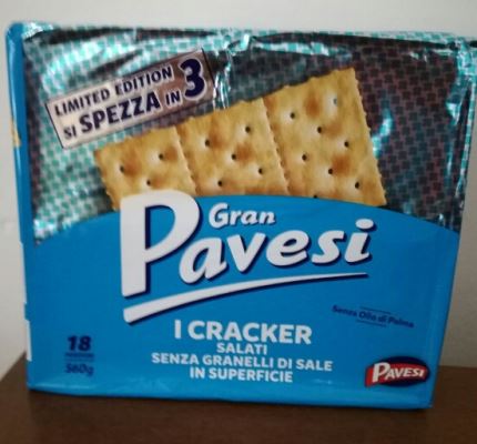 Gran Pavesi - Cracker salati senza granelli di sale in superficie