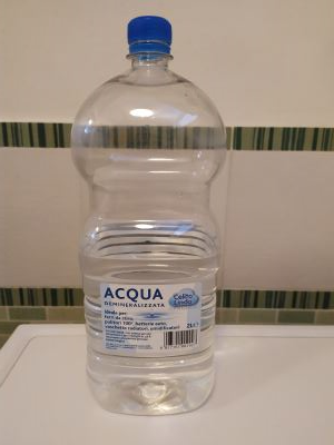 Acqua demineralizzata