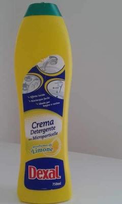 crema detergente con microparticelle