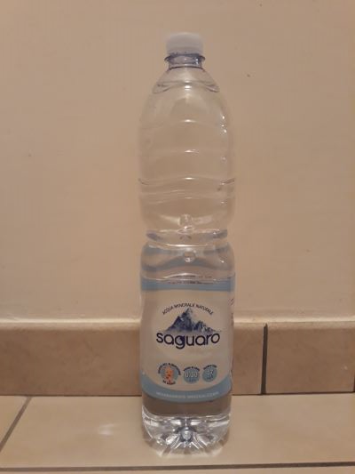 Acqua minerale naturale minimamente mineralizzata 