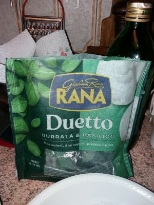 Duetto Rana burrata e basilico 