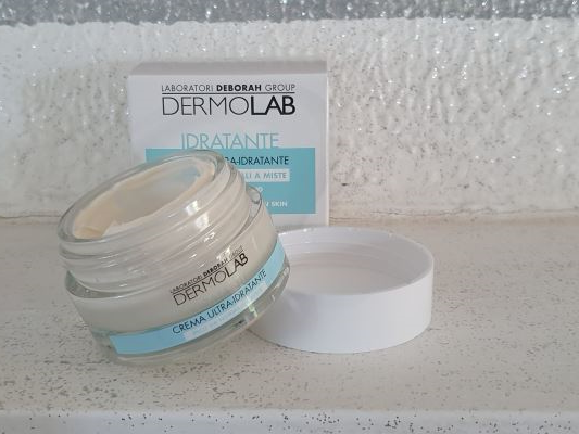 CREMA ULTRA IDRATANTE CON ACIDO IALURONICO