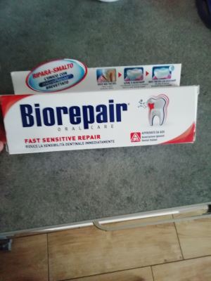 Dentifricio Fast sensitive 