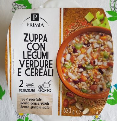 Zuppa con legumi verdure e cereali