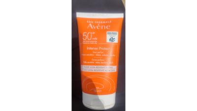 Crema solare protezione molto alta 50+