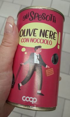 Olive nere  con nocciolo gli spesotti