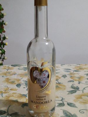 Liquore alla crema di mandorla