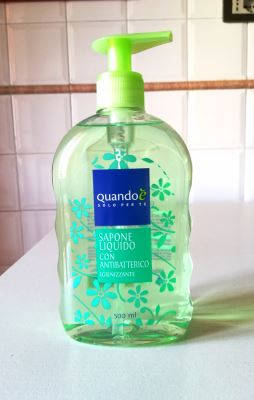 Sapone liquido con antibatterico