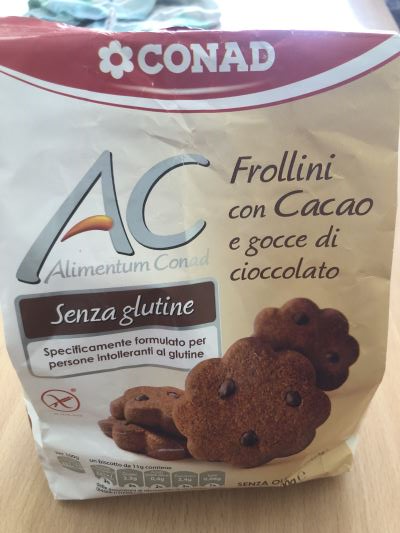 Frollini al cacao con gocce di cioccolato