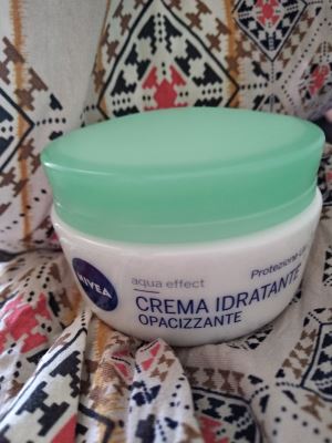 Crema idratante opacizzante