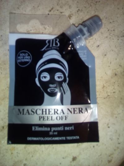 Maschera nera peel off