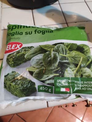 Spinaci foglia su foglia