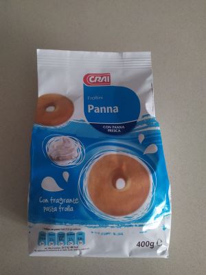 Frollini con panna fresca