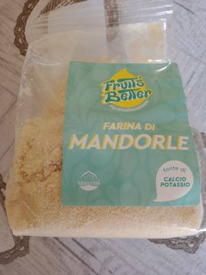 Farina di mandorle