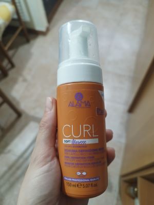 Curl spray