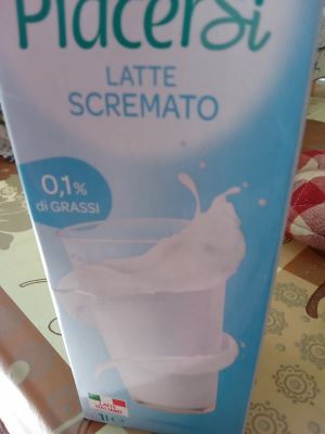 Latte scremato Piacersi